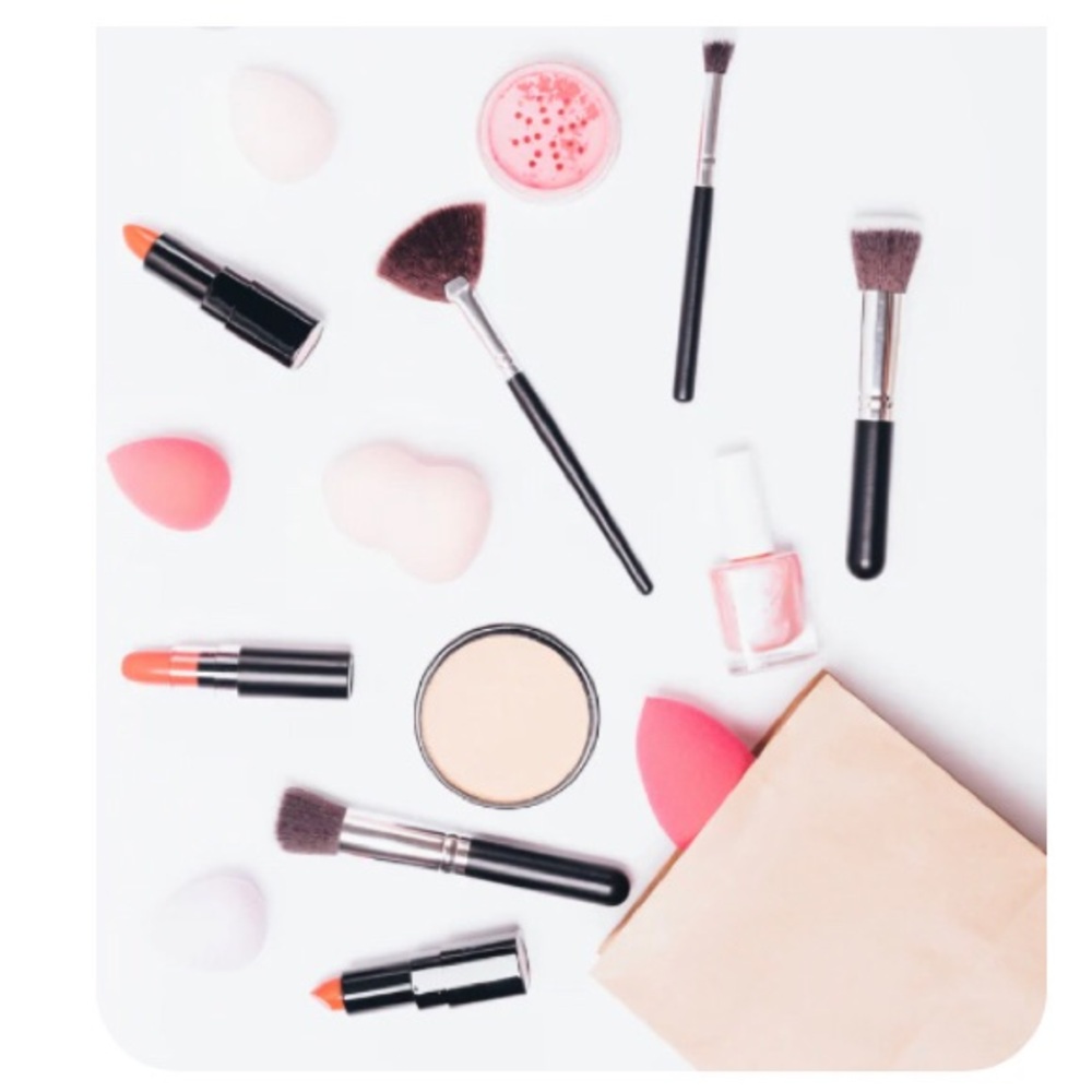 Mystery Makeup - 5 full size plus extras